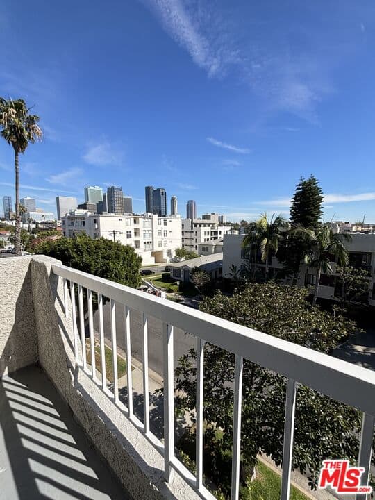 10465 Eastborne Ave #301, Los Angeles, CA 90024, photo 12