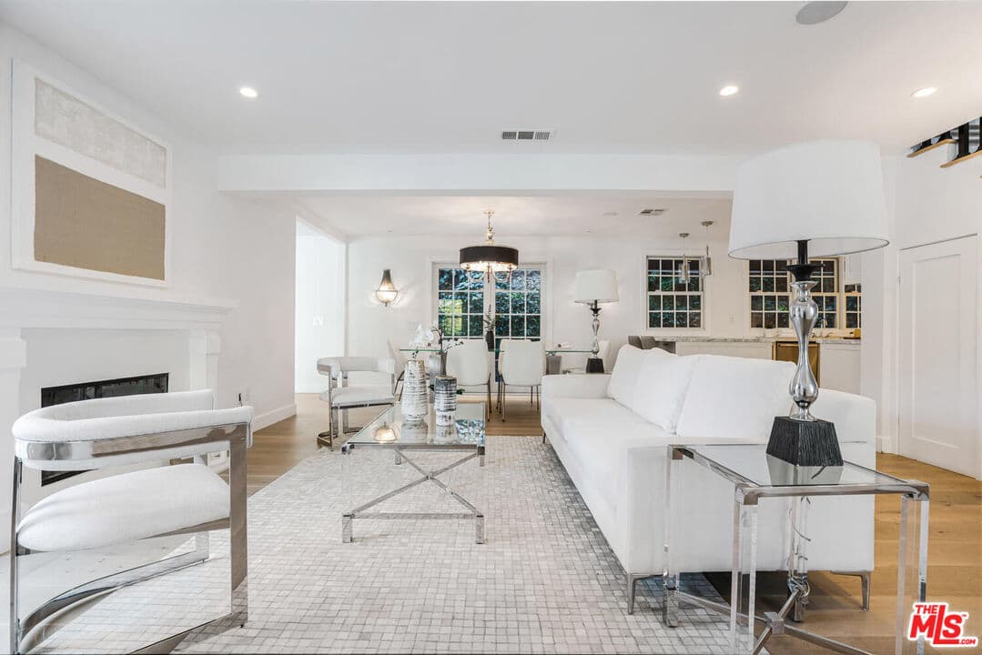 1049 Chantilly Rd, Los Angeles, CA 90077, photo 6