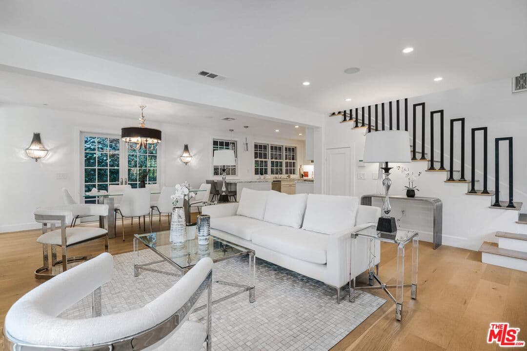 1049 Chantilly Rd, Los Angeles, CA 90077, photo 7