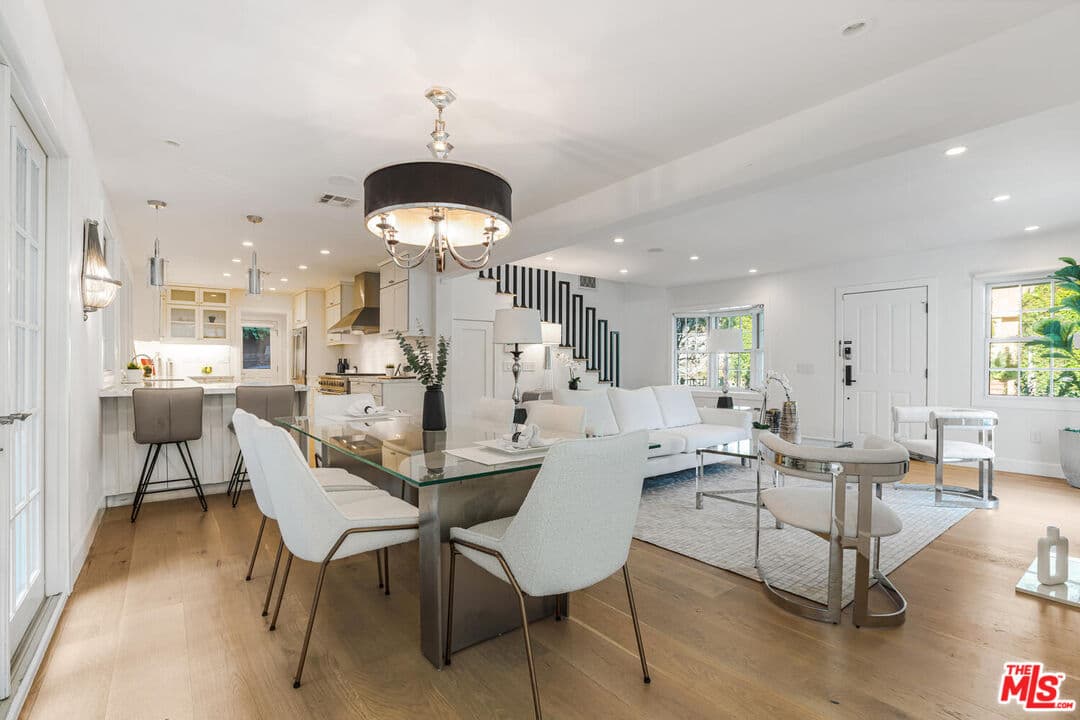 1049 Chantilly Rd, Los Angeles, CA 90077, photo 9