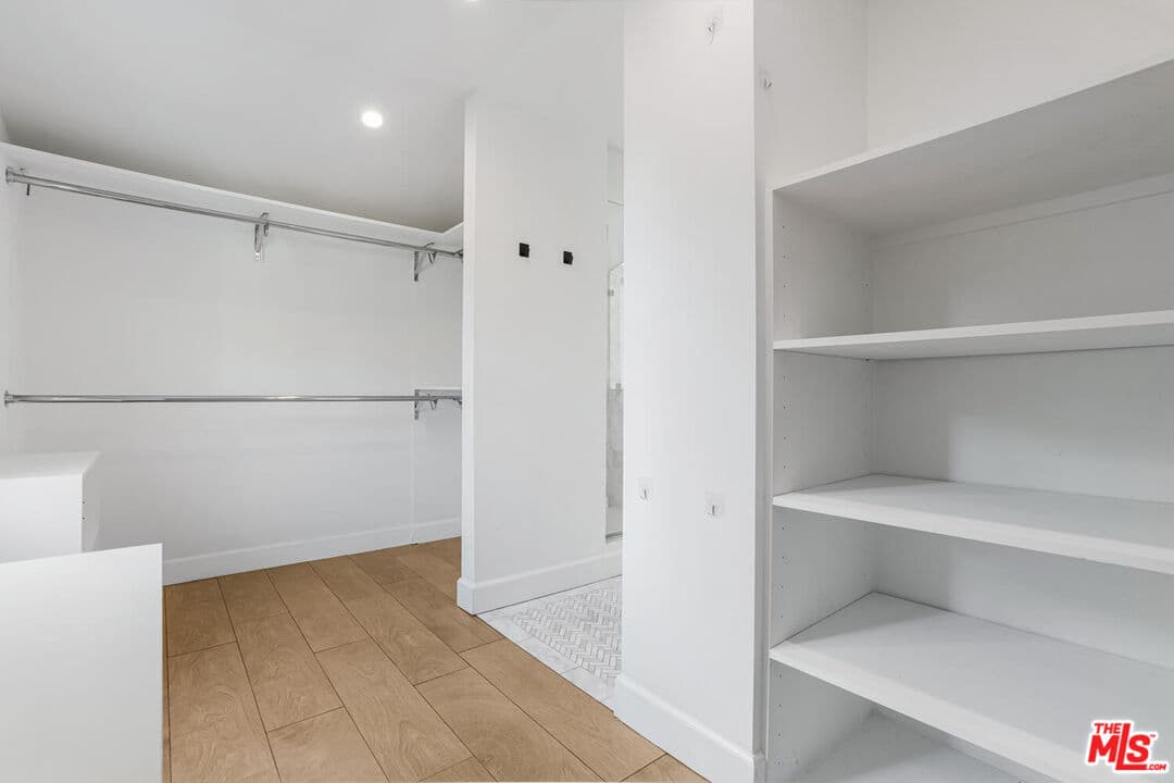 1049 Chantilly Rd, Los Angeles, CA 90077, photo 14