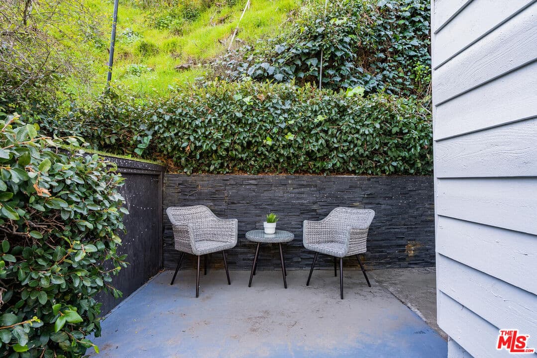 1049 Chantilly Rd, Los Angeles, CA 90077, photo 17