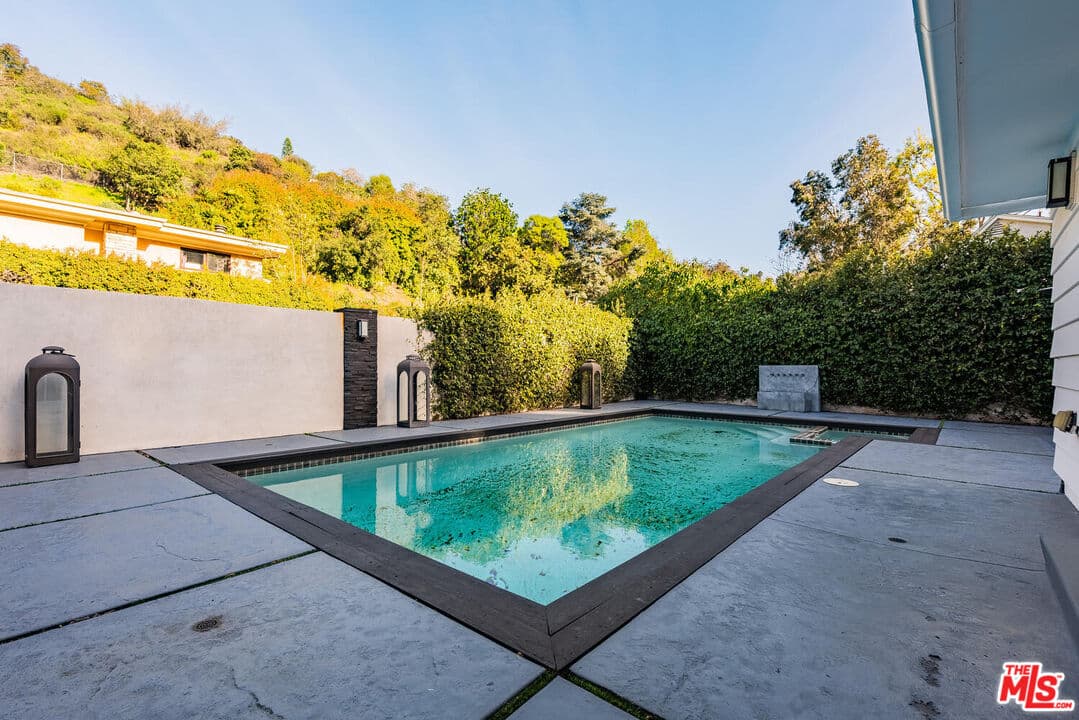 1049 Chantilly Rd, Los Angeles, CA 90077, photo 18