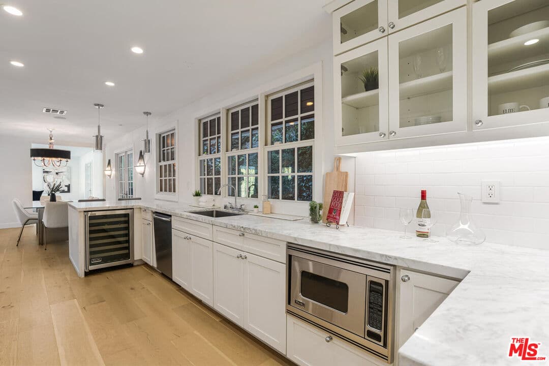 1049 Chantilly Rd, Los Angeles, CA 90077, photo 25