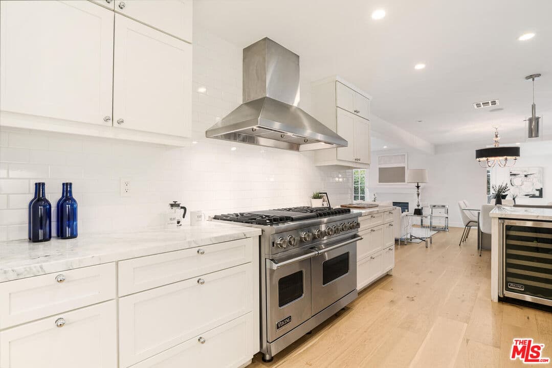 1049 Chantilly Rd, Los Angeles, CA 90077, photo 26