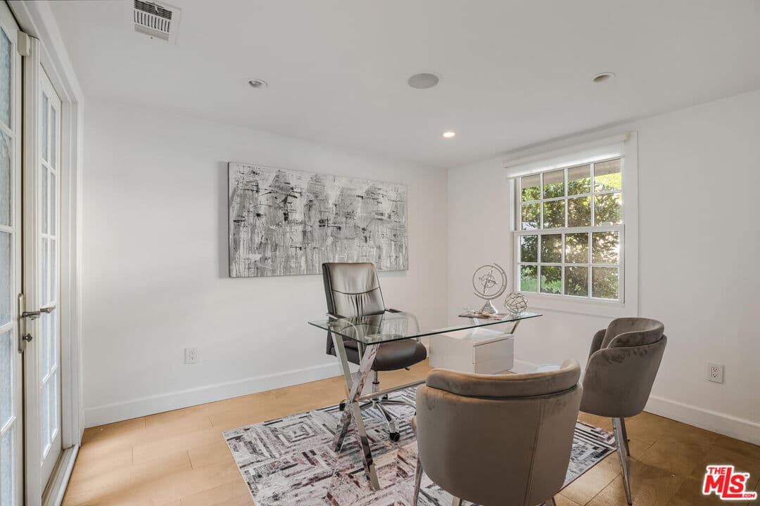 1049 Chantilly Rd, Los Angeles, CA 90077, photo 29