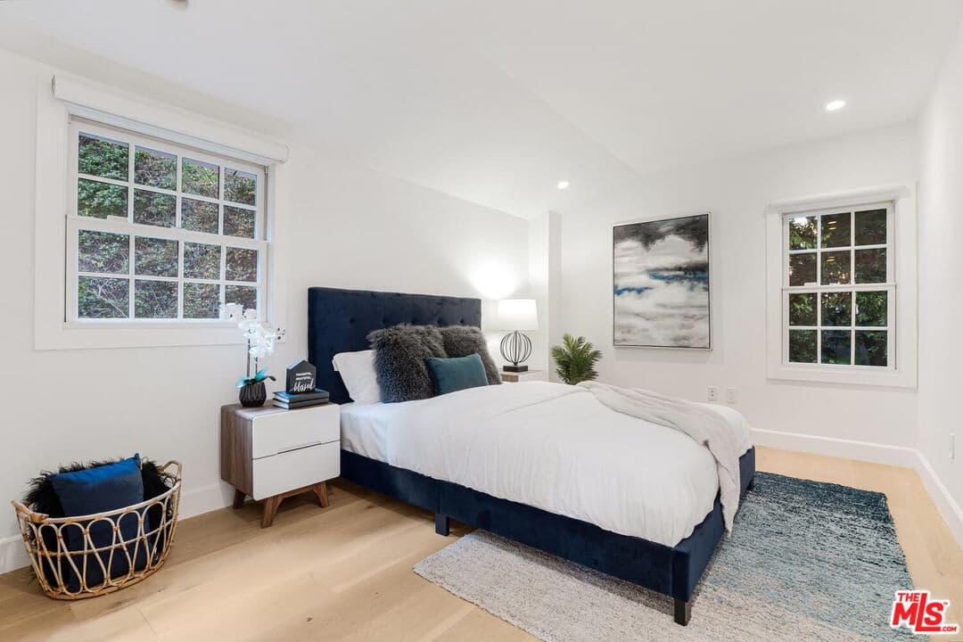 1049 Chantilly Rd, Los Angeles, CA 90077, photo 34