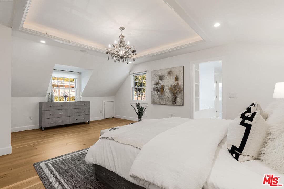 1049 Chantilly Rd, Los Angeles, CA 90077, photo 36
