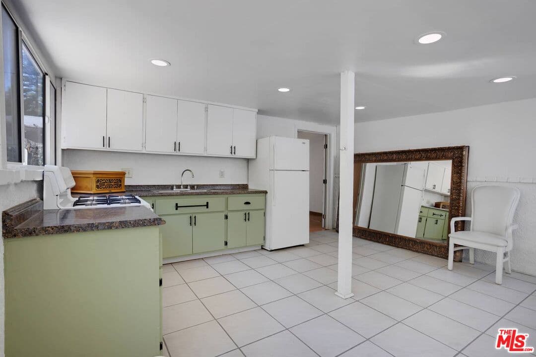 11333 Braddock Dr, Culver City, CA 90230, photo 19