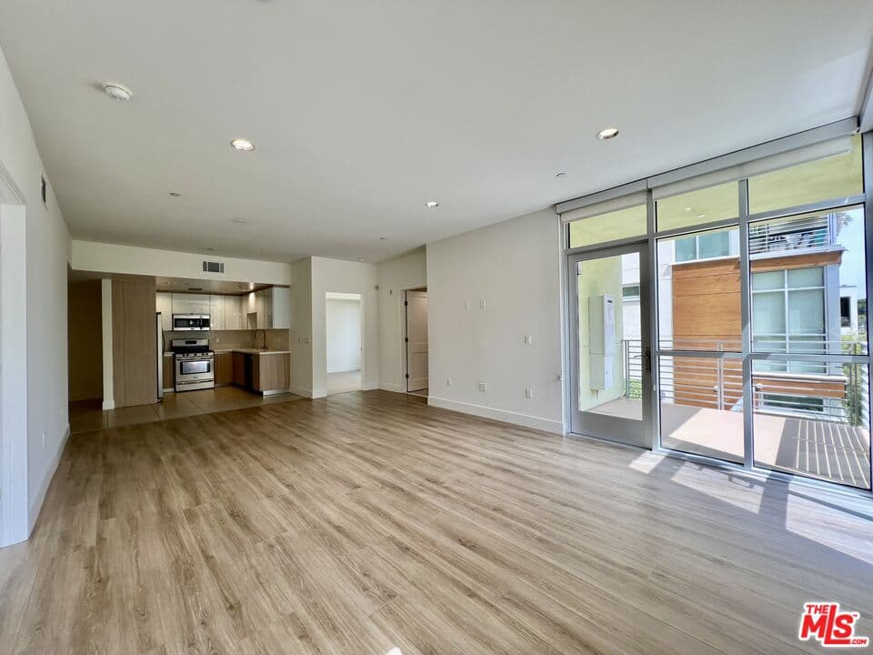 11715 W Bellagio Rd #204, Los Angeles, CA 90049, photo 7