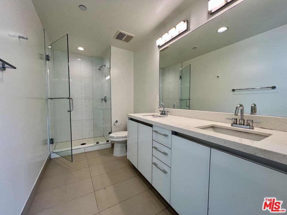 11715 W Bellagio Rd #204, Los Angeles, CA 90049, photo 8