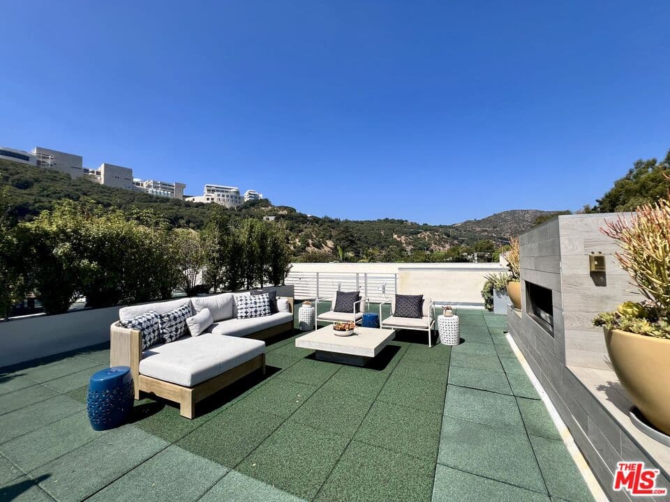11715 W Bellagio Rd #204, Los Angeles, CA 90049, photo 21