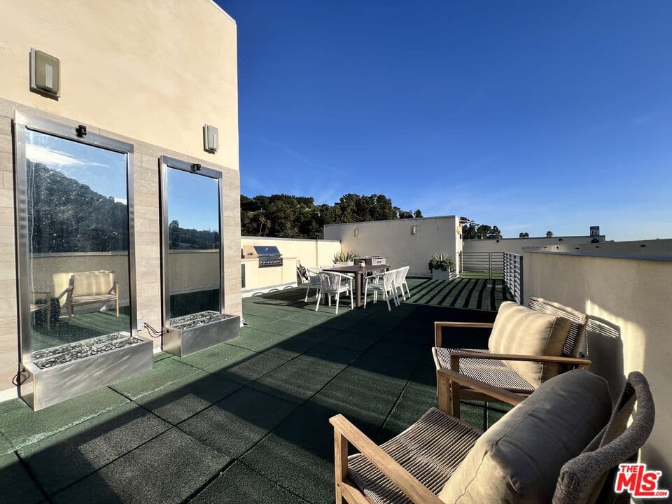 11715 W Bellagio Rd #204, Los Angeles, CA 90049, photo 22
