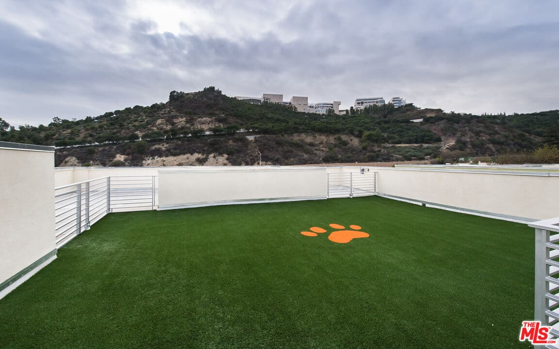 11715 W Bellagio Rd #204, Los Angeles, CA 90049, photo 25