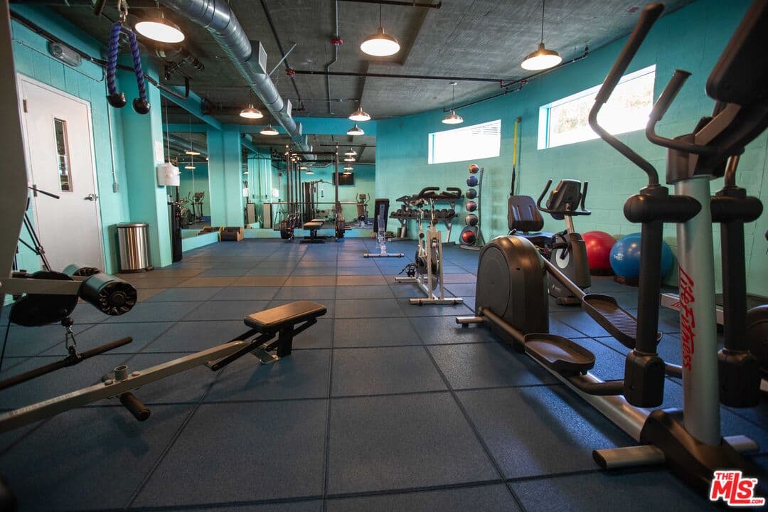 11715 W Bellagio Rd #204, Los Angeles, CA 90049, photo 26