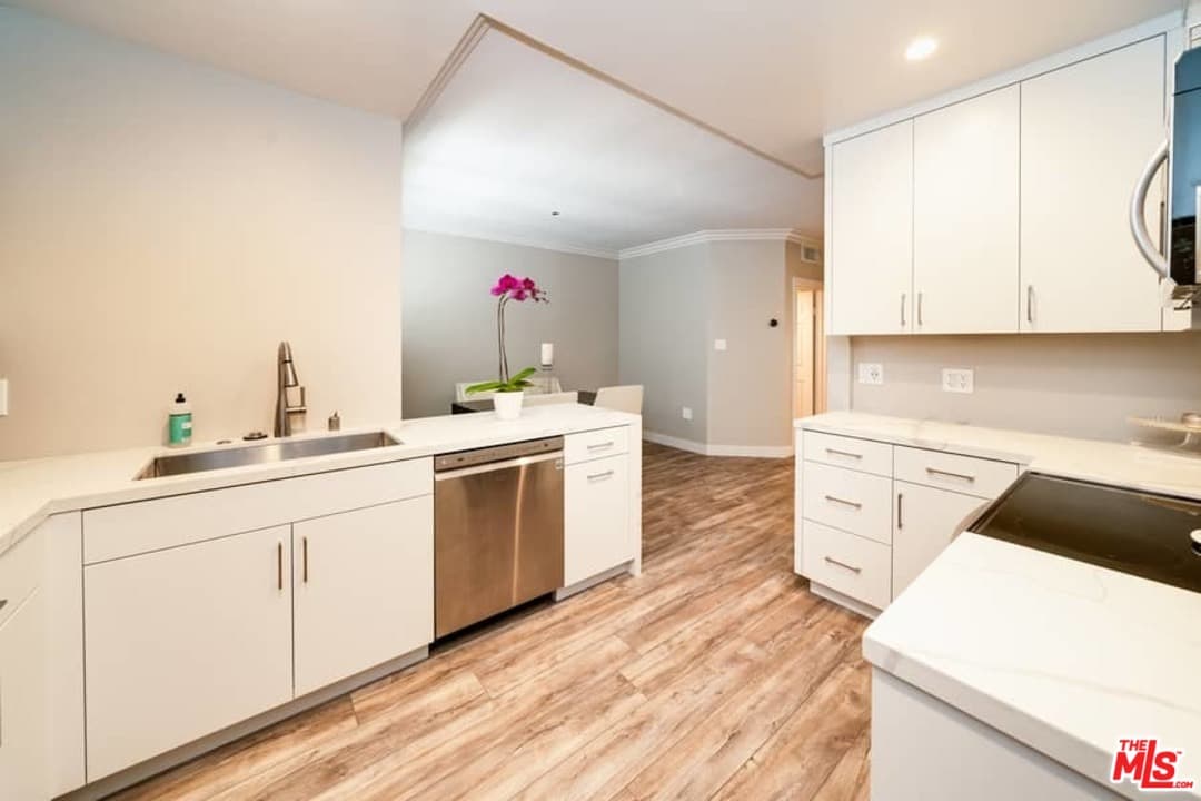 11820 Mayfield Ave #209, Los Angeles, CA 90049, photo 8