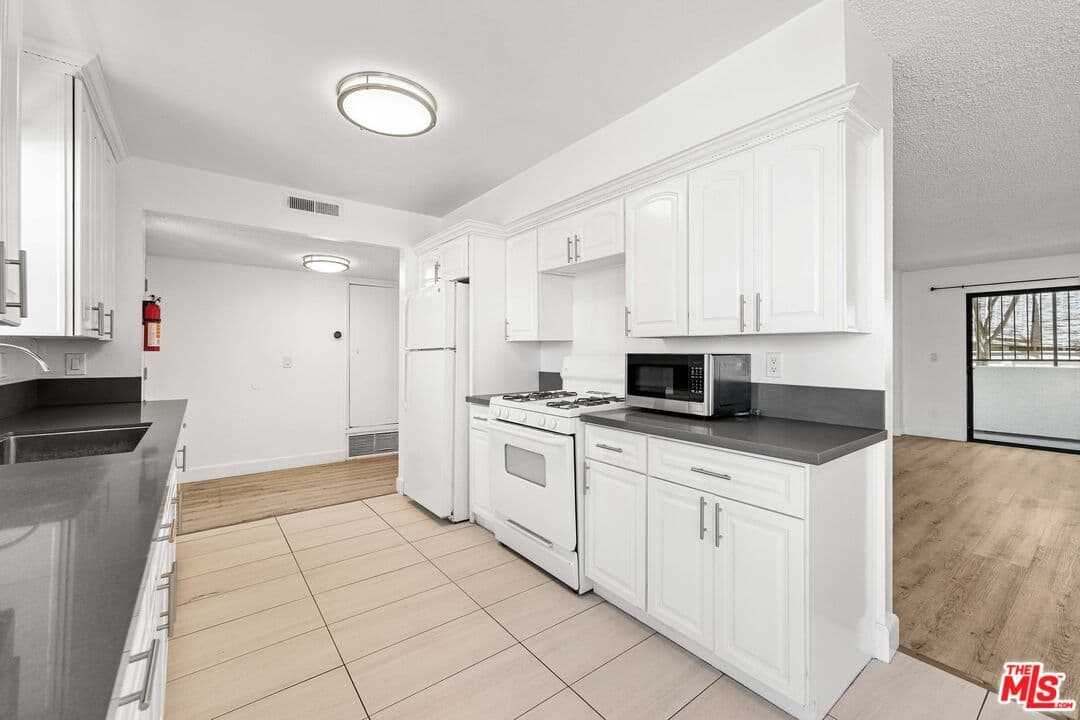 11975 Texas Ave #102, Los Angeles, CA 90025, photo 10