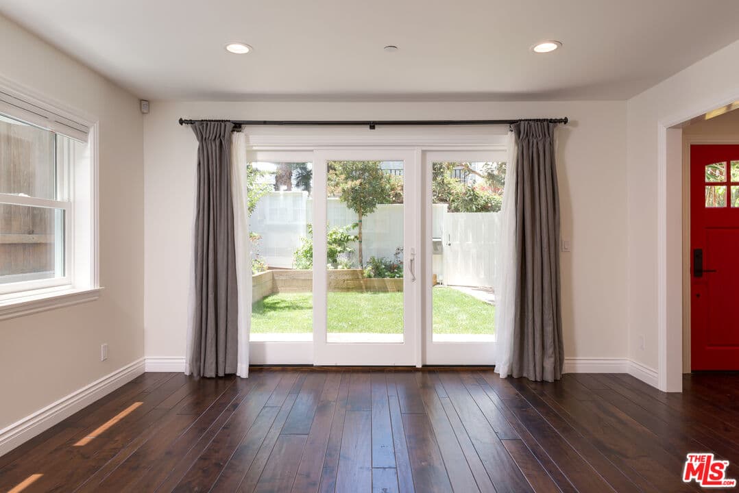120 Vista Pl, Venice, CA 90291, photo 9