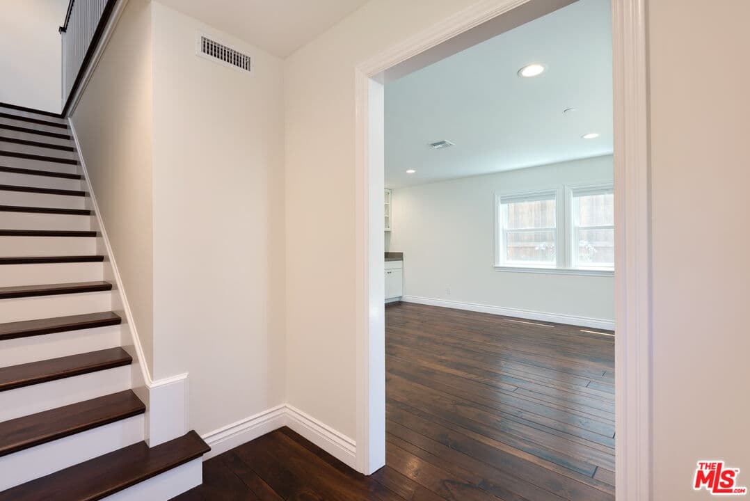 120 Vista Pl, Venice, CA 90291, photo 10