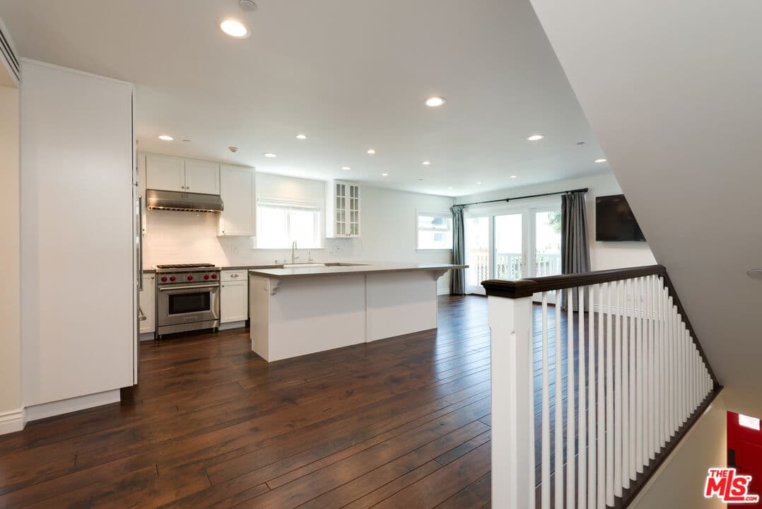 120 Vista Pl, Venice, CA 90291, photo 11