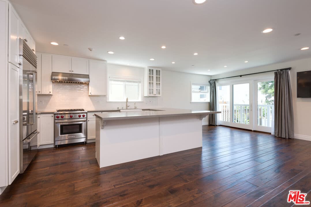 120 Vista Pl, Venice, CA 90291, photo 12