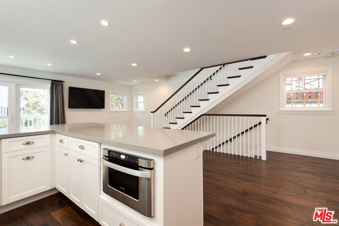 120 Vista Pl, Venice, CA 90291, photo 16