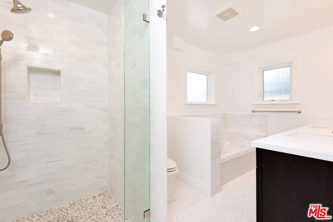 120 Vista Pl, Venice, CA 90291, photo 19