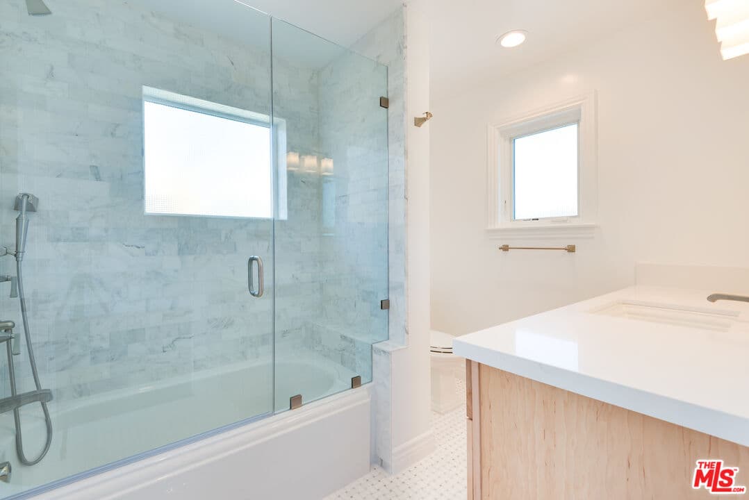 120 Vista Pl, Venice, CA 90291, photo 25