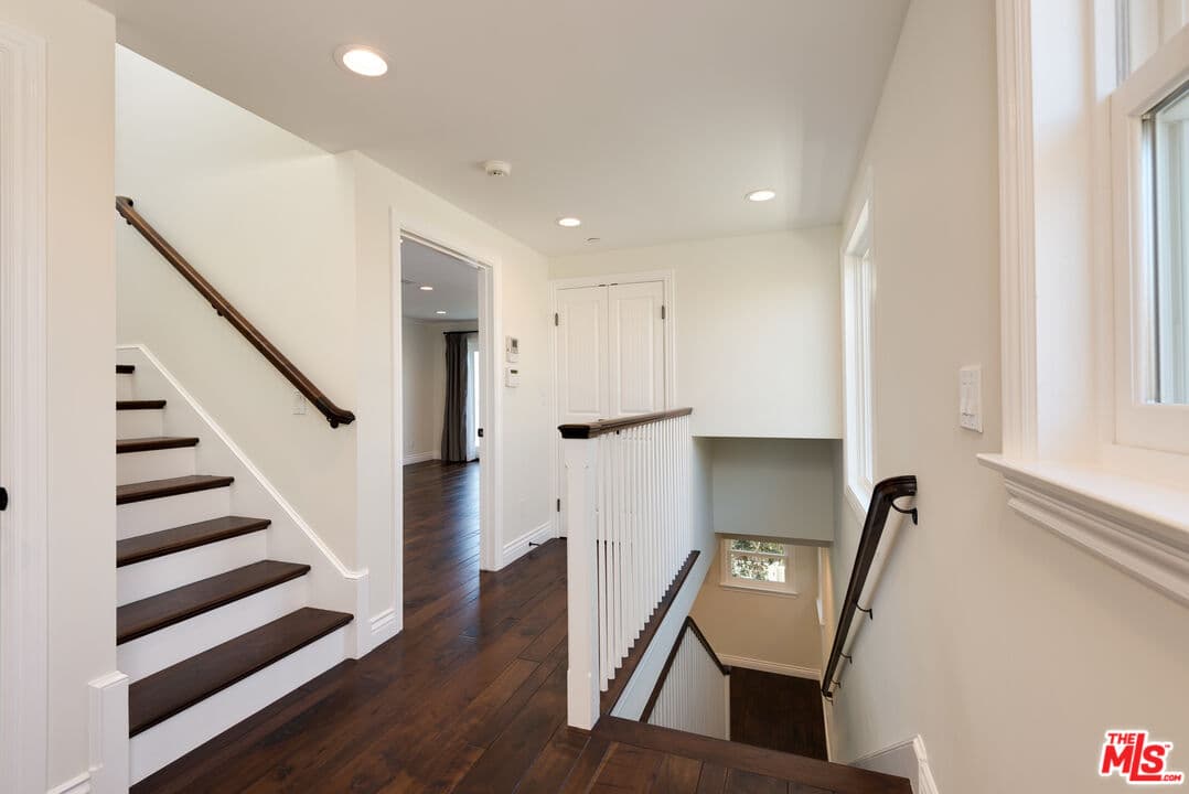120 Vista Pl, Venice, CA 90291, photo 26