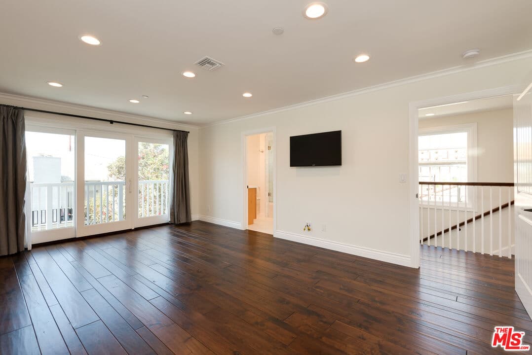 120 Vista Pl, Venice, CA 90291, photo 27