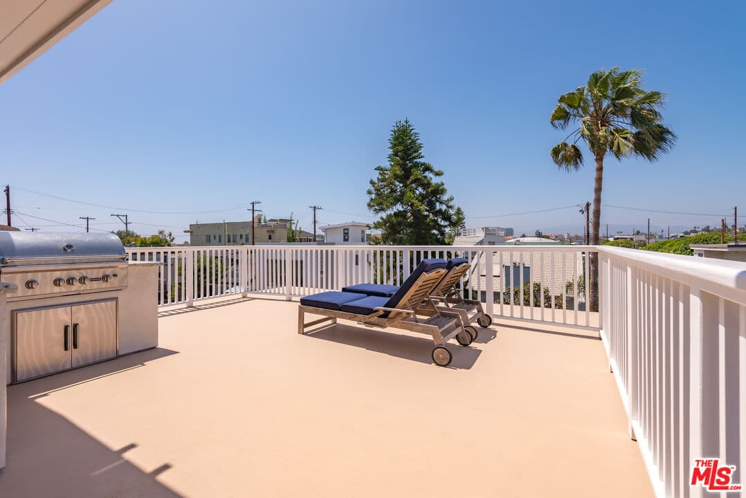 120 Vista Pl, Venice, CA 90291, photo 29