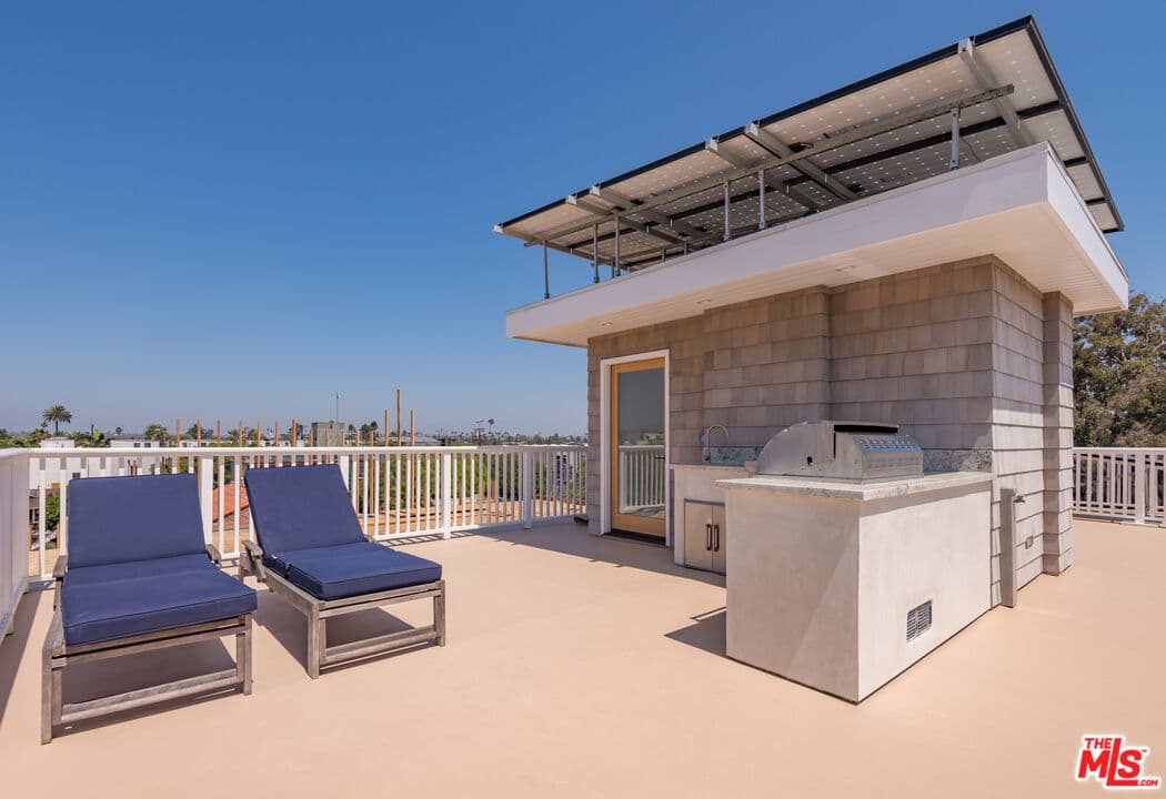120 Vista Pl, Venice, CA 90291, photo 31