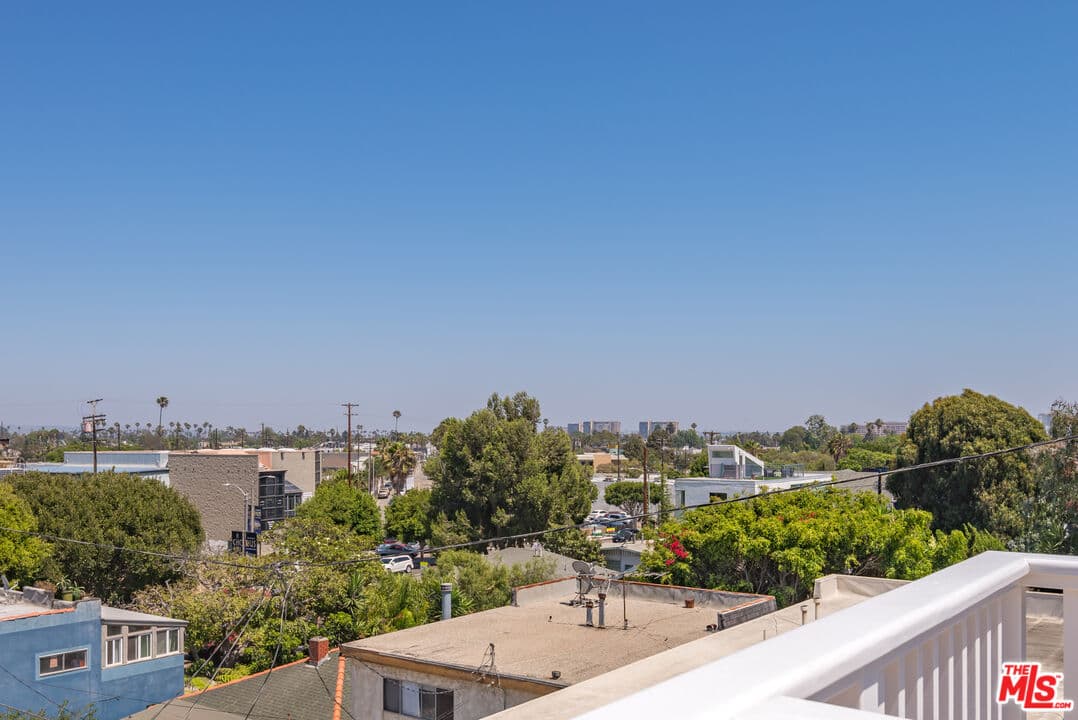 120 Vista Pl, Venice, CA 90291, photo 33