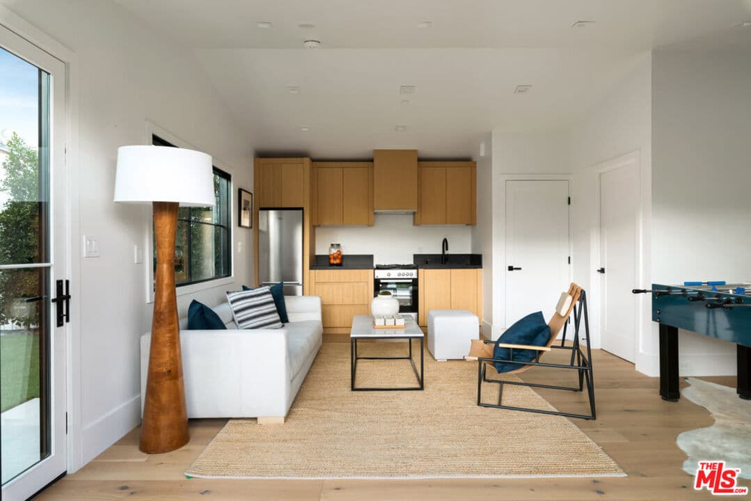 12850 Admiral Ave, Los Angeles, CA 90066, photo 32