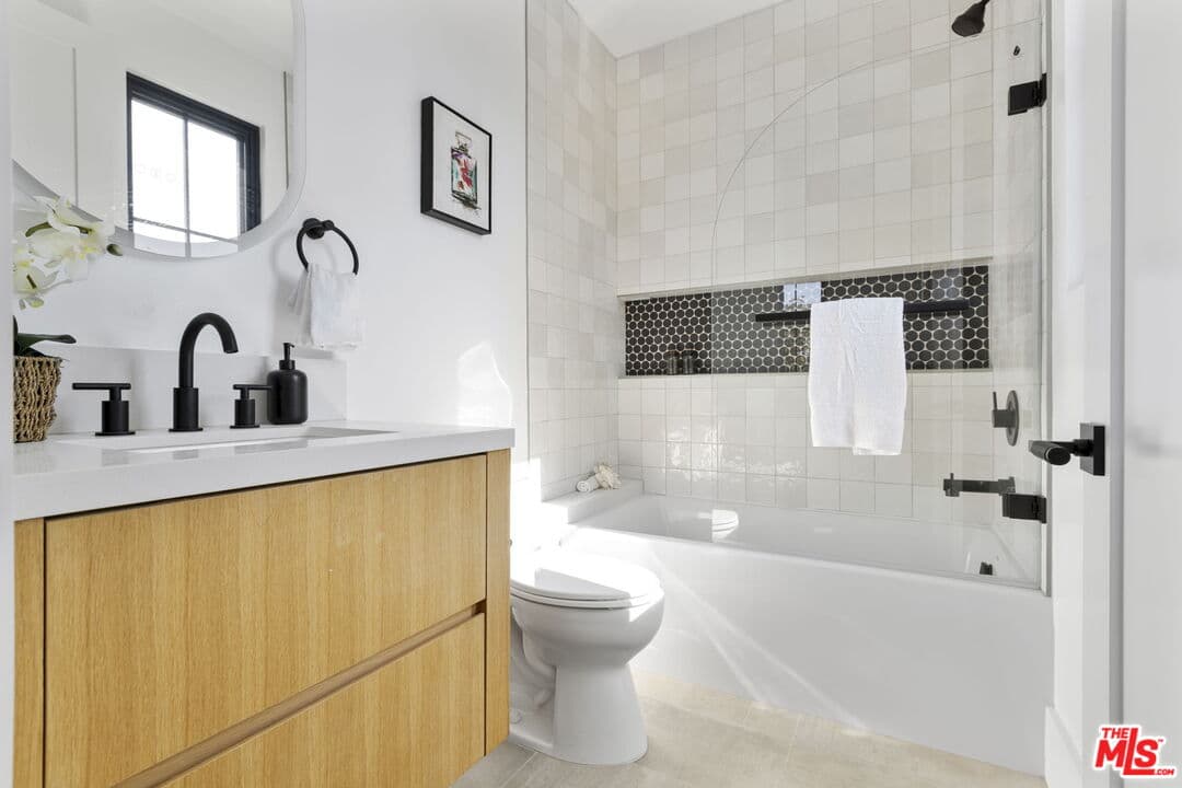 12850 Admiral Ave, Los Angeles, CA 90066, photo 28