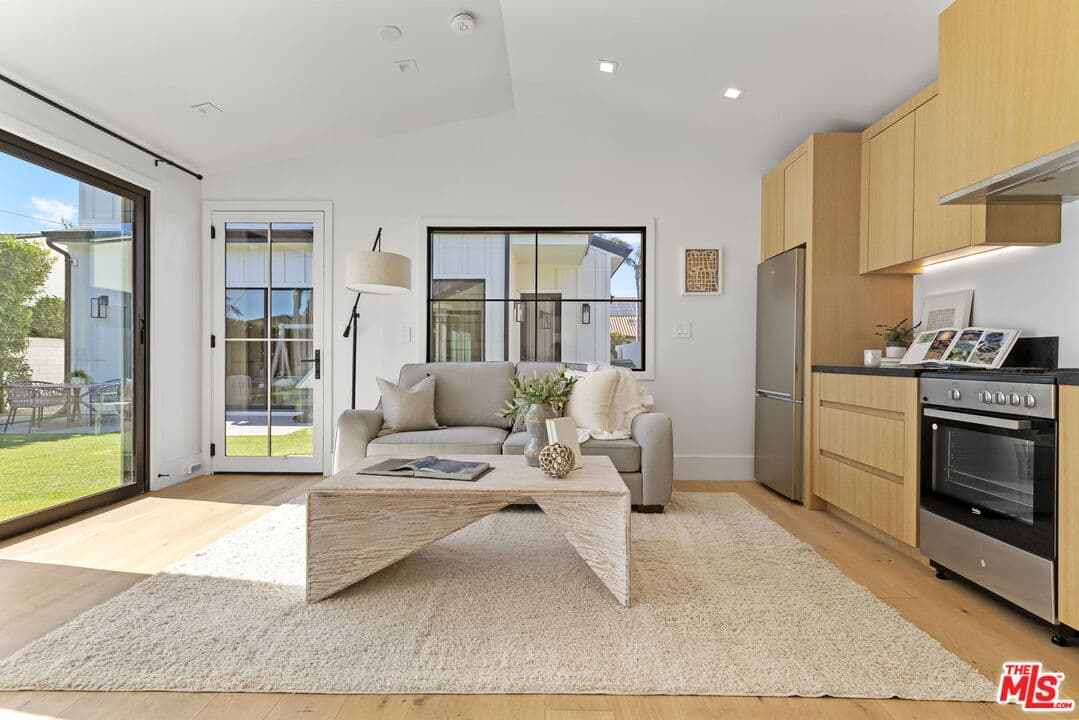 12850 Admiral Ave, Los Angeles, CA 90066, photo 33