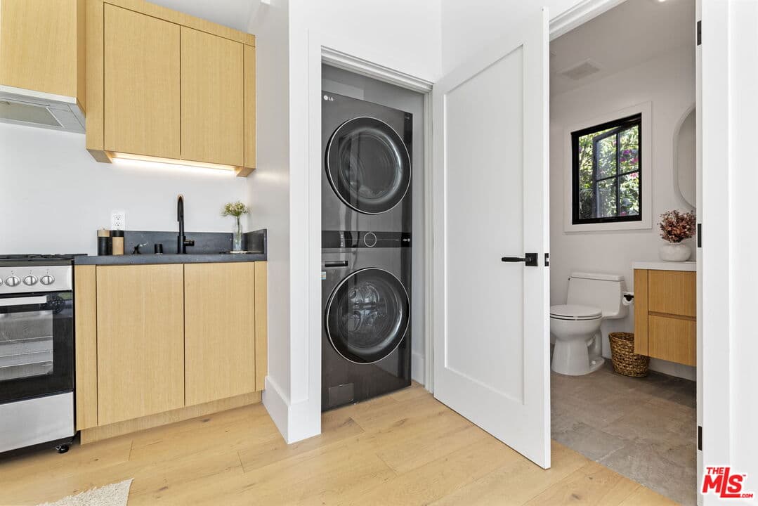 12850 Admiral Ave, Los Angeles, CA 90066, photo 35