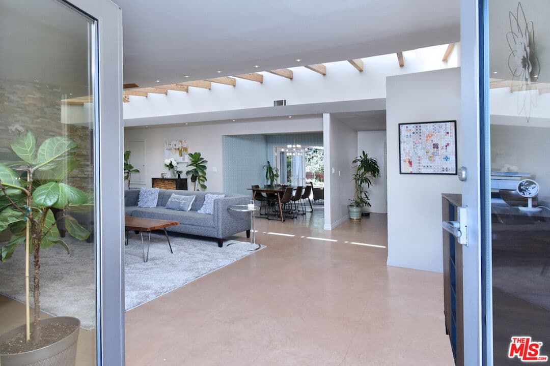 13470 Contour Dr, Sherman Oaks, CA 91423, photo 6