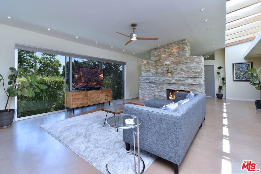13470 Contour Dr, Sherman Oaks, CA 91423, photo 9
