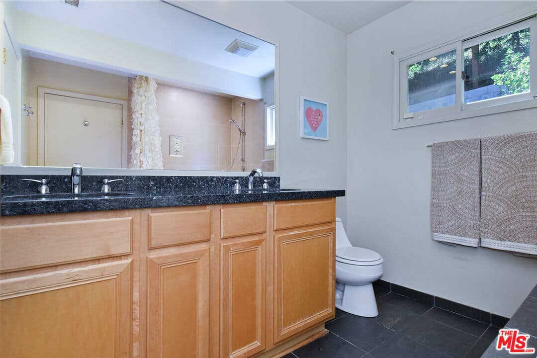 13470 Contour Dr, Sherman Oaks, CA 91423, photo 28
