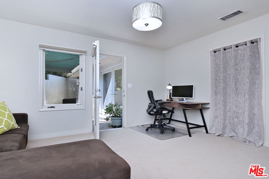 13470 Contour Dr, Sherman Oaks, CA 91423, photo 32