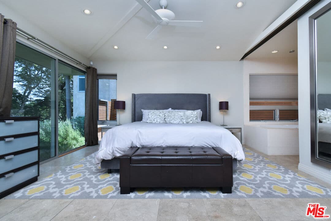 13470 Contour Dr, Sherman Oaks, CA 91423, photo 35