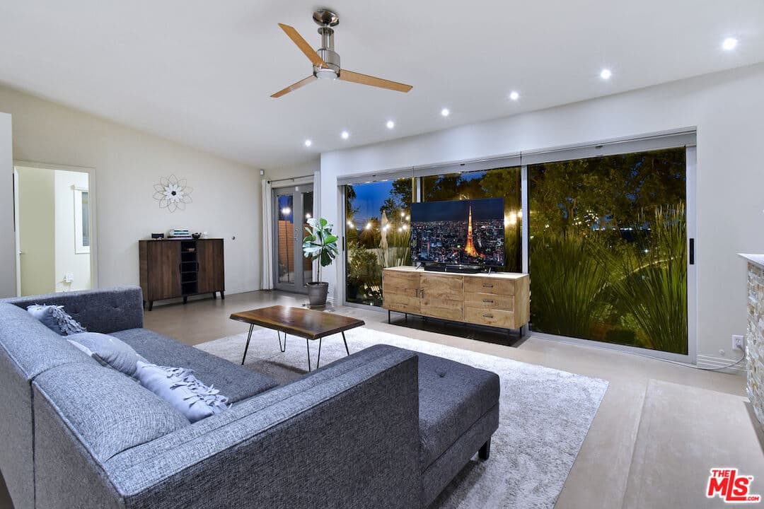 13470 Contour Dr, Sherman Oaks, CA 91423, photo 38
