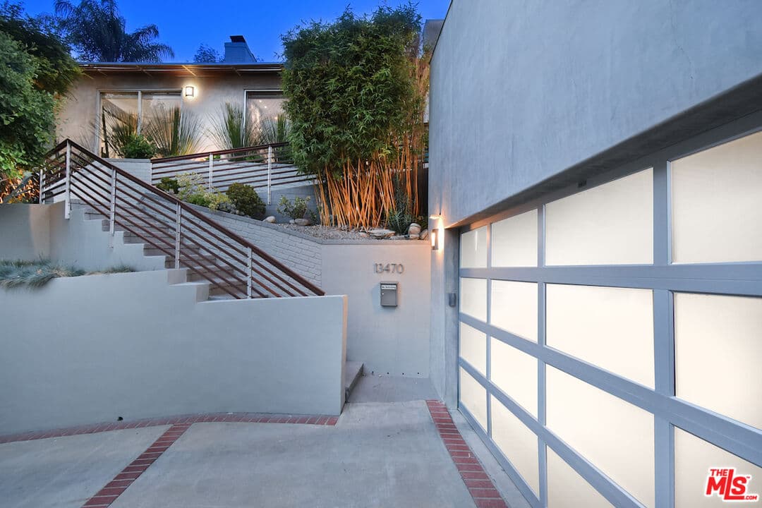 13470 Contour Dr, Sherman Oaks, CA 91423, photo 43