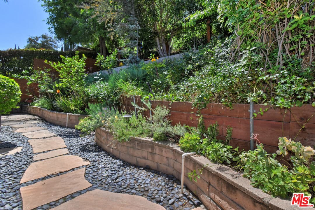13470 Contour Dr, Sherman Oaks, CA 91423, photo 50