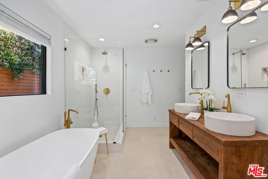 13470 Contour Dr, Sherman Oaks, CA 91423, photo 15