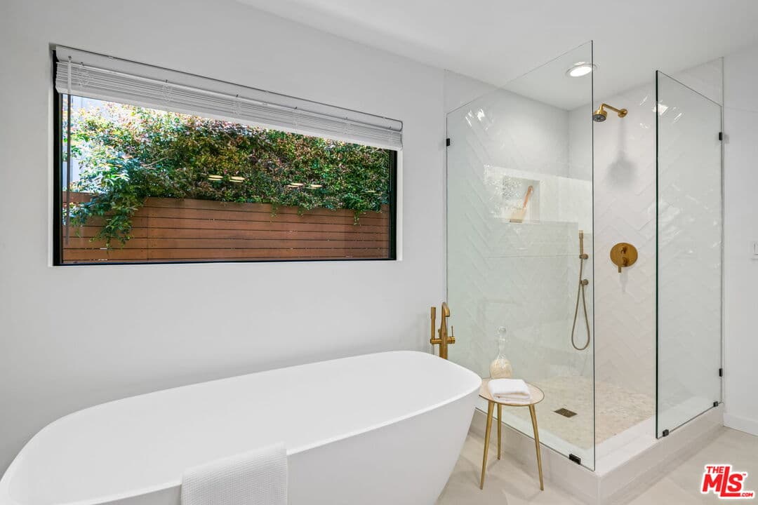 13470 Contour Dr, Sherman Oaks, CA 91423, photo 16