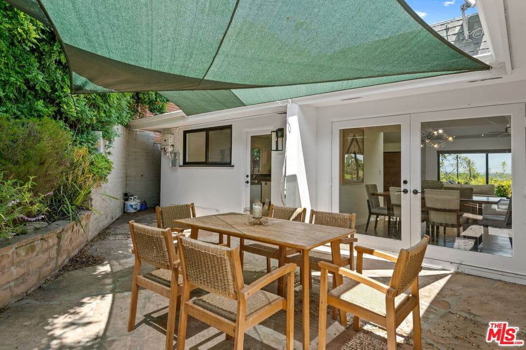 13470 Contour Dr, Sherman Oaks, CA 91423, photo 23