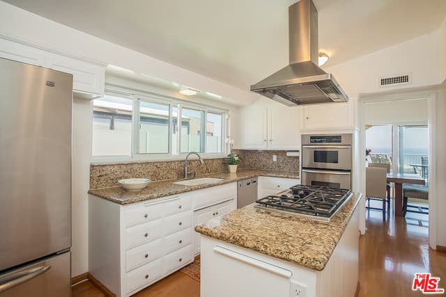 18440 Coastline Dr, Malibu, CA 90265, photo 7