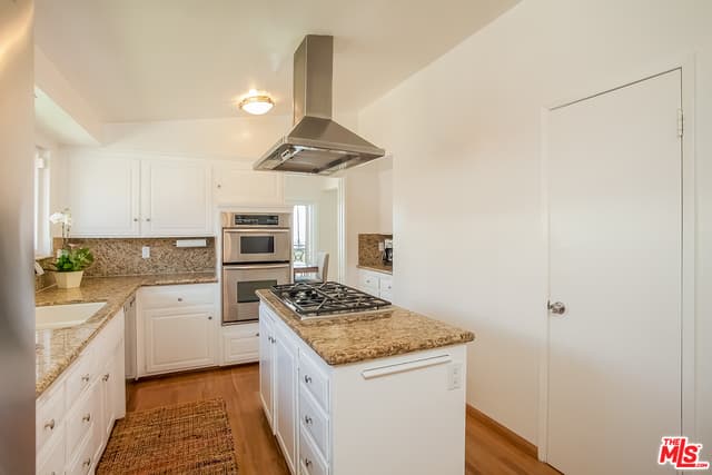 18440 Coastline Dr, Malibu, CA 90265, photo 8